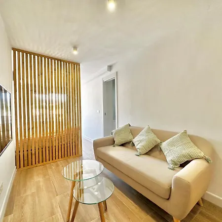 Oasis Center - Eaw Homes Appartement